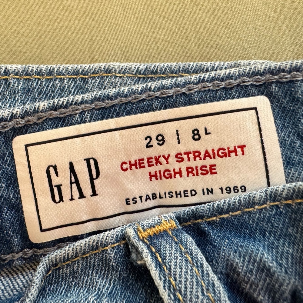 GAP Cheeky Straight High Rise - Picture 2 of 2